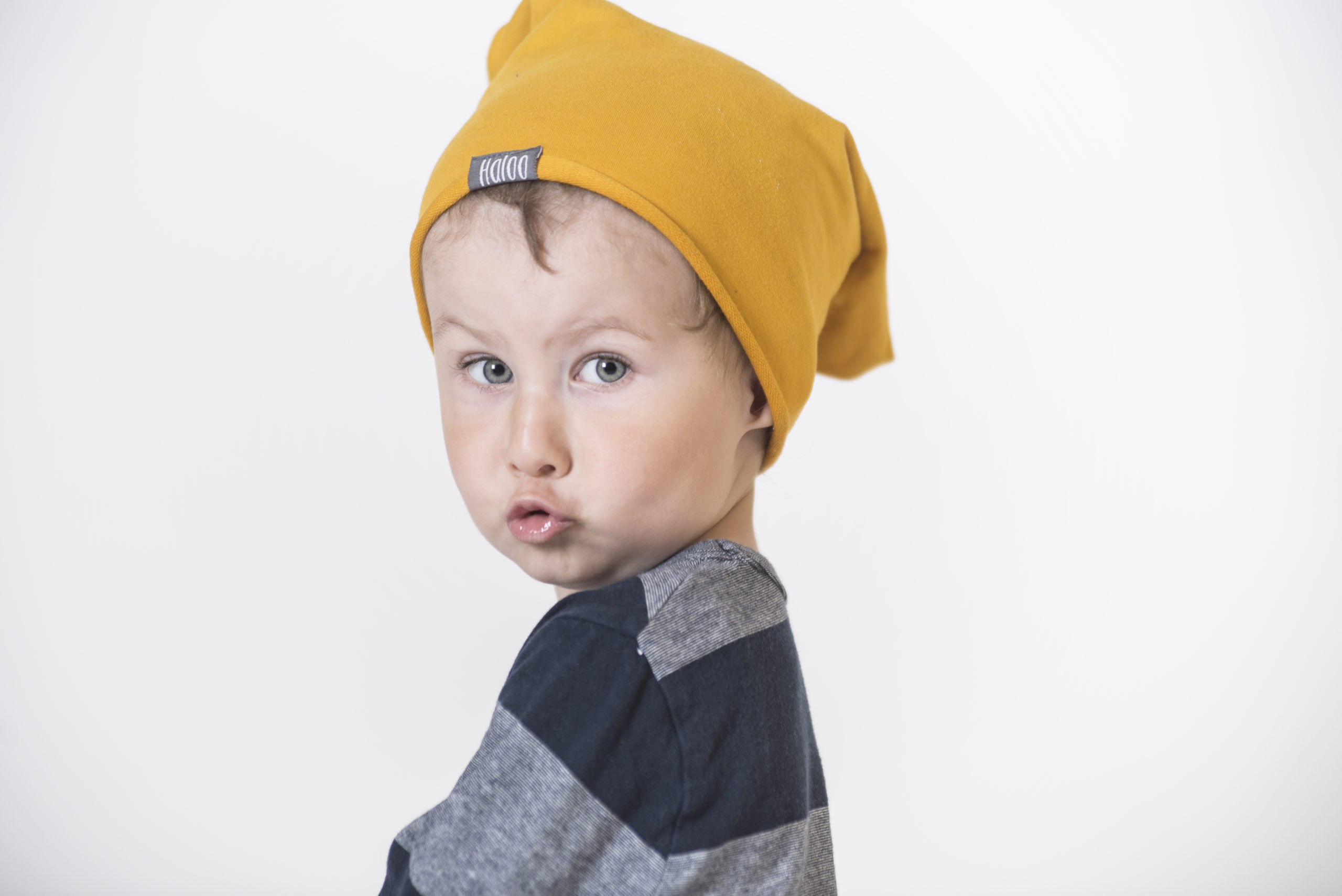 detsky portrt v klobuku