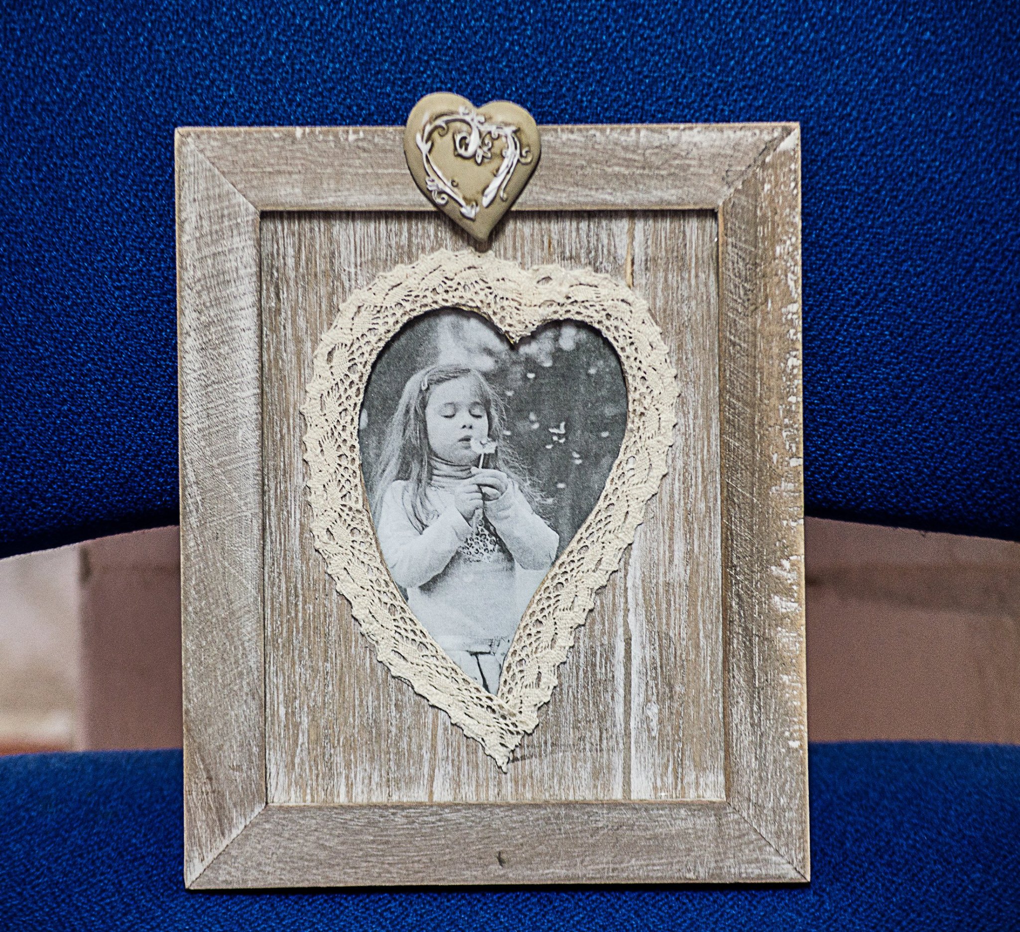 fotoramcek dievca srdcovy motiv