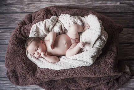 novorodenecke fotenie babatko na deke