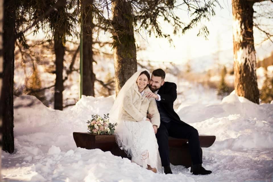 romanticke svadobne fotenie v prirode zima