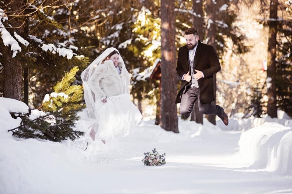 svadobne fotenie v zime zabavne momenty