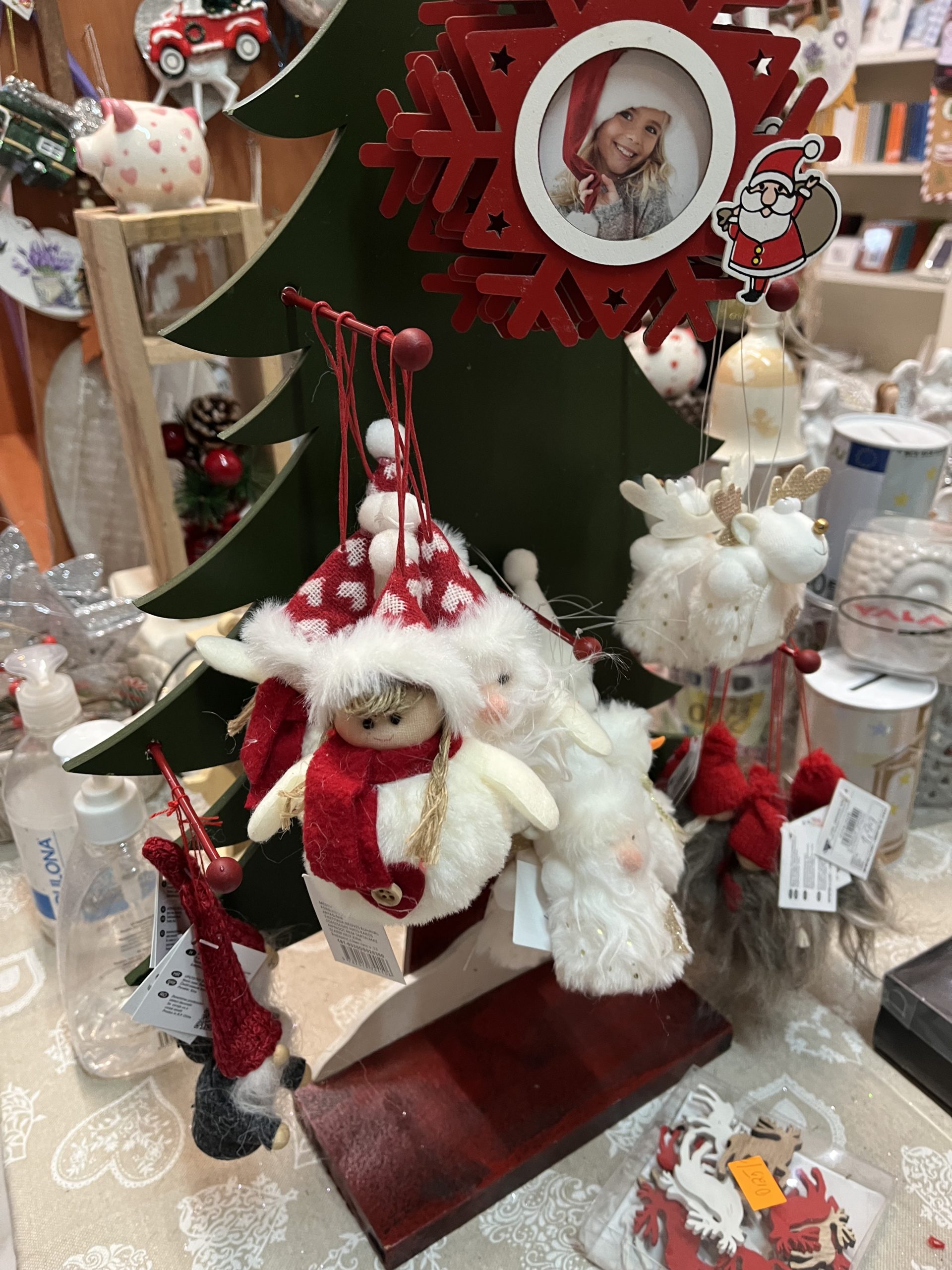 vianocne dekoracie a darceky predajna